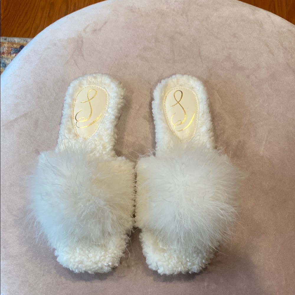 Luxurious White Furry Slippers